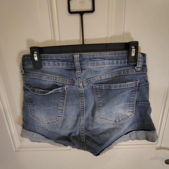 S.O.N.G. Curvy High Rise Distressed Blue Denim Shorts Size 5/27 - Picture 2 of 4